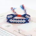 Detail van handgeweven bohemian armband met kleurrijke geometrische ruitpatronen - Donkerblauw Oranje Paars Geometrische Stijl (A#(3))