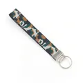 Portachiavi e cinturino in tessuto mimetico militare con anello in metallo argento lucido - Camouflage Verde Scuro Marrone Nero (09-08D)