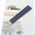 Ethno-Stil Schlüsselband mit dunkelblauem und rotem geometrischem Stickmuster - Navyfarbener Ethno-Geometrischer Stil (10-06B)