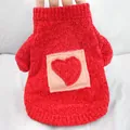 Rode chenille hondentrui voor kleine honden met een roze hartvormige patch - XS / Rood (Hart)