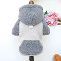Détail d'un sweat pour animaux en laine d'agneau avec anneau en D pour la laisse - XS (env. 1-1,5kg) / Style Harnais à Capuche Gris