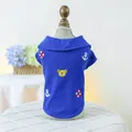 Détail du polo pour animaux bleu roi avec broderie ours, ancre et bouée de sauvetage - XXS / Bleu royal