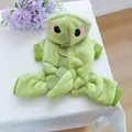 Dettaglio tutina per cani a forma di dinosauro verde con morbide scaglie in peluche - XS / Costume da Dinosauro Verde