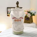 Sweat à capuche gris pour animaux avec broderie rouge et motifs de bretzels au dos - Sweat à Capuche Bretzel