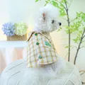 Geel-wit geruit huisdier shirt voor kleine honden met groene peace-patch - Vrede Ruit Stijl