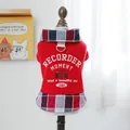 Roter Haustier-Sweatshirt mit Karomuster, Kamera-Stickerei und D-Ring für Hunde - Zweiteiliger Hoodie Im Kamera-stil