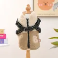 Gilet pour chien en laine d'agneau avec harnais intégré, design patchwork crème et kaki - XS / Hauts / Café et Blanc Color-block