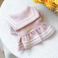 Rosa Hunde-Kleid aus Wollstoff mit Matrosenkragen und goldener PETCIRCLE-Plakette - Koreanischer Rock Mit Goldenem Etikett – Rosa / XS-Brust 30cm, Länge 20cm (ca. 1-1,5kg)
