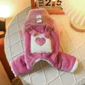 Detail van roze corduroy huisdier overall met fleece voering en glitter hart - M / Roze Hart Overalls
