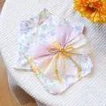 Detalle de kimono para mascotas con patrón floral púrpura, lazo en capas y borla dorada - XS / Morado