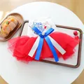Λεπτομέρεια από φόρεμα σκύλου με κέντημα Little Firecracker και κόκκινη τούλινη φούστα - XS / Tutu Πυροτεχνήματα USA