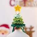 Chapeau de Noël pour animaux en crochet fait main avec couches vertes et paillettes d'or - Chapeau de Noël Dégradé (Style Étoile Verte)