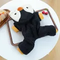 Detailansicht des Haustierkostüms im Pinguin-Stil aus warmem schwarzem Lammvlies - XS / Kleines Pinguin-Kostüm