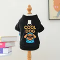 Detail des schwarzen Hunde-Hoodies mit Cool-Dog-Stickerei und D-Ring für die Leine - Cooler Hunde-hoodie – Schwarz