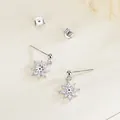 Pendientes de botón de copo de nieve en plata S925 con brillantes circonitas cúbicas - Plata 925 / Oro blanco
