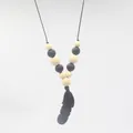 Collier de dentition en silicone pour bébé avec pendentif plume noire et perles - Noir