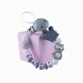 Chupetero de silicona con cuentas de bebé, mapache y corona sobre cubo rosa - Estilo Mapache
