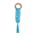 Anneau de dentition en hêtre avec corde en coton macramé bleu ciel et détail de gland - Bleu