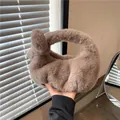 Pluizige lichtbruine pluche cloud bag met zacht handvat voor een stijlvolle herfstlook - Bruin