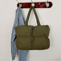Borsa tote imbottita trapuntata verde oliva con ampio spazio e spallacci morbidi - Verde