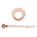 Kit de dentition bébé avec anneau en hêtre et attache-tétine en coton tressé beige - Peau claire
