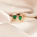 Boucles d'oreilles goutte d'eau or champagne et zircon vert émeraude sur soie - Vert