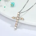 Elegante collana con catena a scatola e ciondolo a croce in zircone champagne argento - Champagne