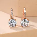 Classici orecchini in oro rosa con pietra rotonda brillante e chiusura a cerchio - Oro Rosa/Zirconia Bianca