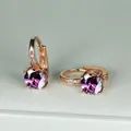 Orecchini a cerchio in oro rosa con zircone viola rotondo e accenti di cristallo - Oro Rosa Viola Zircone