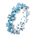 Eternity ring met hemelsblauwe zirkoonstenen gezet in een zilveren ringband - Aqua