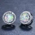 Boucles d'oreilles halo en argent avec opales rondes irisées et zircons brillants - Opale Blanche Platine