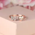 Détail de la bague en or rose avec papillon en zircon et pendentif cœur lettre G - Ouvert Réglable / Or Rose Diamant Blanc Lettre G