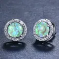 Élégantes boucles d'oreilles halo avec opale ronde et bordure en zircone scintillante - Plaqué Or Blanc Opale Verte
