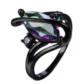 Elegante zwart goud S-vormige ring met een marquise geslepen opaal en zijstenen - US 5 / Sprankelend Zwart Goud