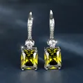 Pendientes de plata con circón verde oliva corte esmeralda y micro pavé - Platino Verde Oliva