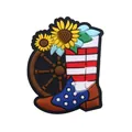 Dettaglio decorazione per scarpe in PVC con stivale cowboy USA, girasoli e ruota retro - Stivale da Cowboy Girasole
