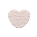 Dettaglio di perla a cuore in silicone con rilievo floreale 3D per dentizione fai-da-te - Cuore Bianco Latte