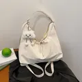 Borsa a spalla plissettata bianco sporco con ciondolo a nuvola e tasca con coulisse - senza ciondolo / Bianco