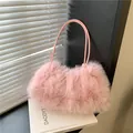 Stylische rosa Kunstpelz-Einkaufstasche mit weichem Plüsch und passenden Trägern - Rosa