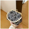Mini grijze denim crossbody tas met parelmoeren handvat en gewatteerd patroon - Stijl 2 Zwart