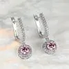 Elegante Silberohrringe mit rundem rosa Edelstein und Pavé-Set-Kristallen - Rosa Hauptstein / Silber (Weißgold-vergoldet)