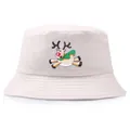 Chapeau bob en coton beige avec broderie festive de renne sur fond blanc épuré - Taille Unique Adulte(56-58cm) / Beige