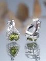 Boucles d'oreilles cœur en argent S925 avec gemmes vert olive et pavé de zircons - Clip d'Oreille Cœur / Zircone Vert Émeraude