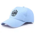 Casquette de baseball bleu ciel avec broderie BEAR noire et logo de bouclier ours - Taille unique adulte (58 cm réglable) / Bleu ciel