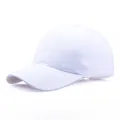 Klassische weiße Sechs-Panel-Baseballkappe aus Baumwoll-Twill mit gebogener Krempe - Einheitsgröße / Weiß