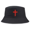 Cappello bucket nero classico in cotone con stampa a croce rossa e tesa con cuciture rinforzate - Taglia unica / Nero