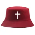 Cappello a secchiello in cotone rosso scuro con croce bianca e tesa impunturata - Taglia unica per adulti (58 cm non regolabile) / Bordeaux con Stampa Bianca