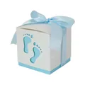 Scatola di caramelle bianca con impronta di bambino e nastro azzurro per battesimi - Azzurro