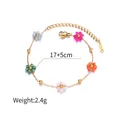 Detailed view of the 18K gold plated stainless steel bracelet with colorful floral beads - Colorful Flower Bracelet (1006) / Gold