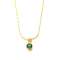 Collier en acier doré avec pendentif rond en pierre verte et chaîne de style serpent - Mai Or